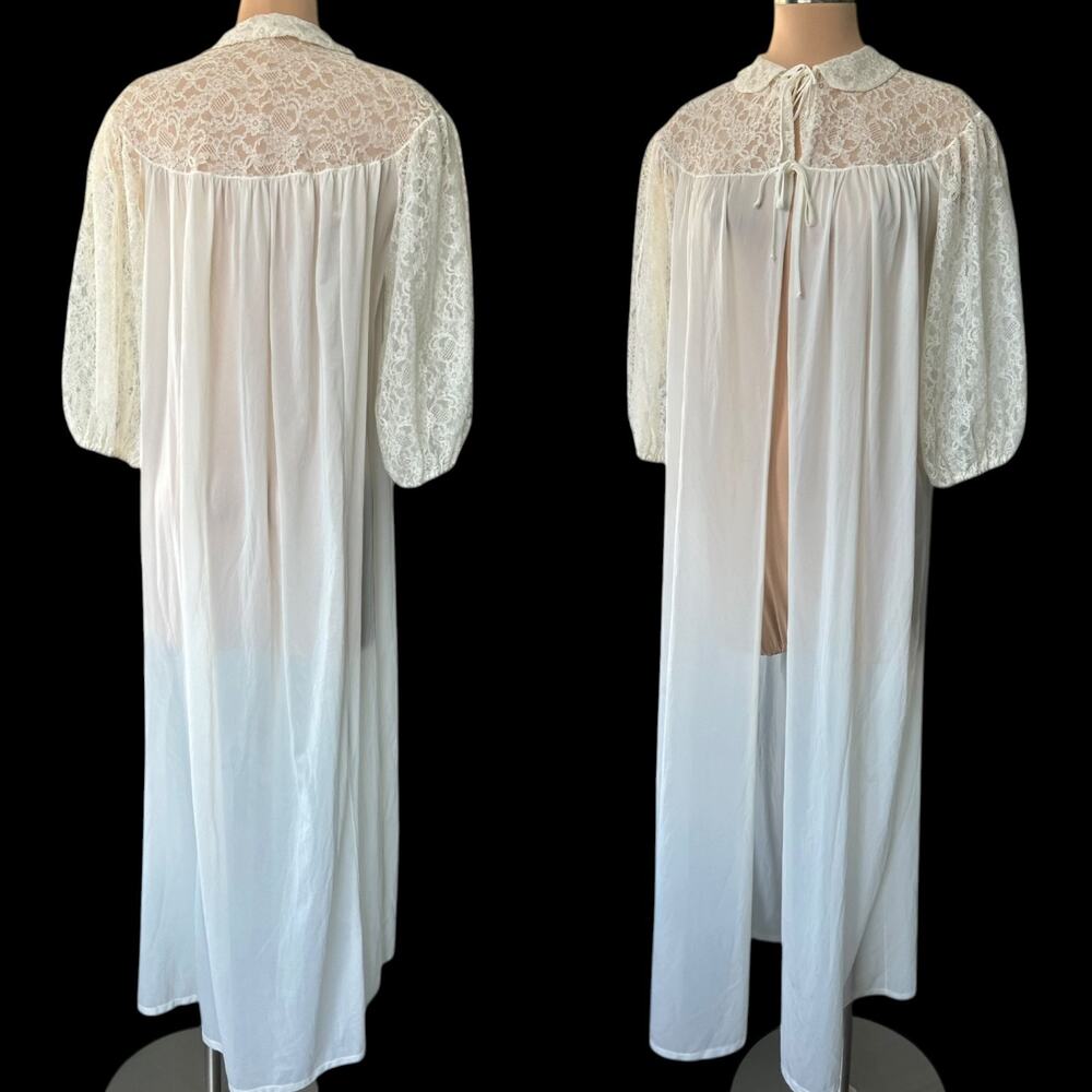 EUC Vintage 60s Radcliffe Cream Robe with Lace Yoke and Puff Sleeves One Size